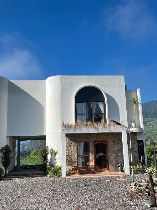 Vila Telaga Warna - Main